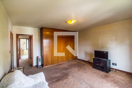 Casa de condomínio à venda com 651m², 4 quartos e 6 vagas Casa de condomínio à venda com 651m², 4 quartos e 6 vagasSuíte master