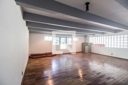 Casa de condomínio à venda com 651m², 4 quartos e 6 vagas Casa de condomínio à venda com 651m², 4 quartos e 6 vagasÁrea comum - Salão de festas