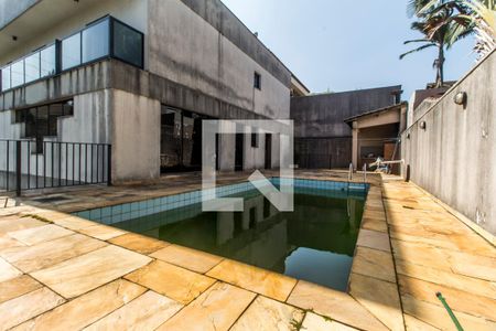 Casa de condomínio à venda com 651m², 4 quartos e 6 vagas Casa de condomínio à venda com 651m², 4 quartos e 6 vagasPiscina