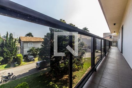 Casa de condomínio à venda com 651m², 4 quartos e 6 vagas Casa de condomínio à venda com 651m², 4 quartos e 6 vagasVaranda