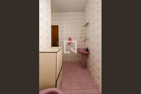 Casa à venda com 230m², 3 quartos e 4 vagas Casa à venda com 230m², 3 quartos e 4 vagasBanheiro suíte