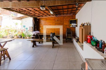 Casa à venda com 230m², 3 quartos e 4 vagas Casa à venda com 230m², 3 quartos e 4 vagasÁrea de churrasco