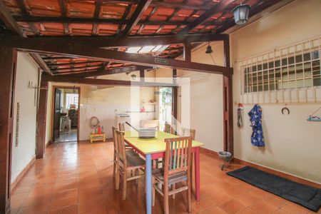 Casa à venda com 367m², 2 quartos e 2 vagasÁrea Externa