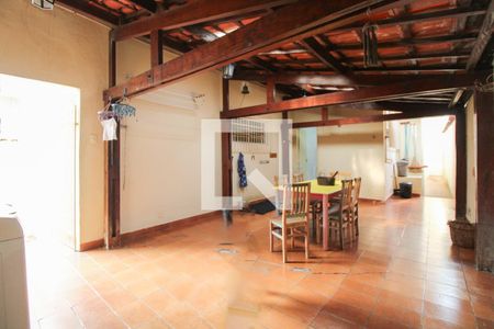 Casa à venda com 367m², 2 quartos e 2 vagasÁrea Externa