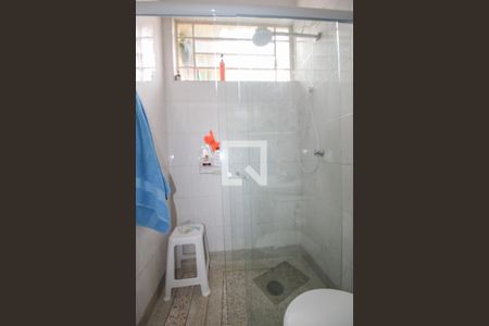 Casa à venda com 367m², 2 quartos e 2 vagasBanheiro quarto 1