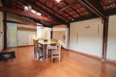 Casa à venda com 367m², 2 quartos e 2 vagasÁrea Externa