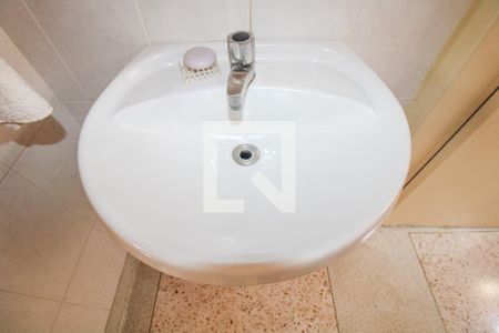 Casa à venda com 367m², 2 quartos e 2 vagasBanheiro de Serviço