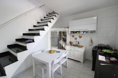 Casa à venda com 172m², 4 quartos e 2 vagasCasa 2 - Cozinha