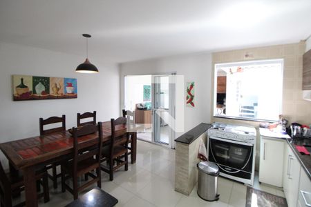 Casa à venda com 172m², 4 quartos e 2 vagasCozinha