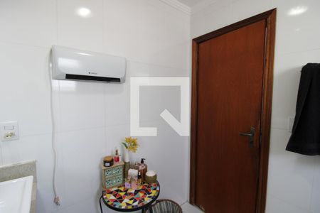 Casa à venda com 172m², 4 quartos e 2 vagasQuarto 2 - Banheiro