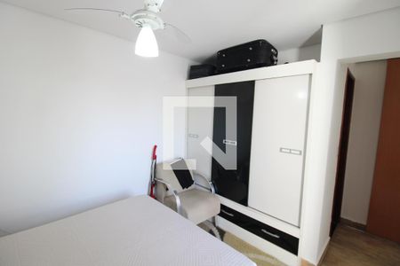 Casa à venda com 172m², 4 quartos e 2 vagasCasa 2 - Quarto