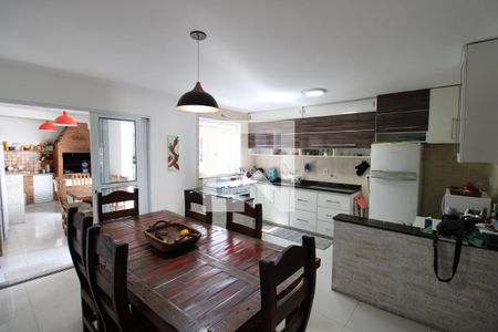 Casa à venda com 172m², 4 quartos e 2 vagasCozinha