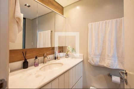 Apartamento à venda com 84m², 2 quartos e 2 vagas Apartamento à venda com 84m², 2 quartos e 2 vagasBanheiro da Suíte