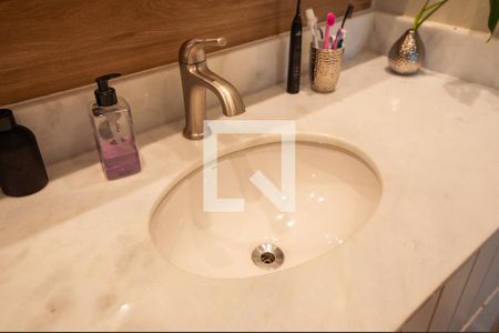 Apartamento à venda com 84m², 2 quartos e 2 vagas Apartamento à venda com 84m², 2 quartos e 2 vagasBanheiro da Suíte