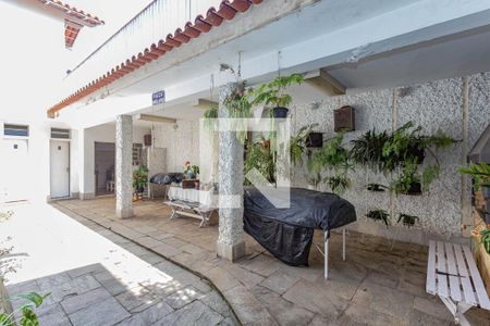 Casa à venda com 473m², 3 quartos e 4 vagas Casa à venda com 473m², 3 quartos e 4 vagasQuintal