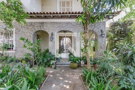 Casa à venda com 473m², 3 quartos e 4 vagas Casa à venda com 473m², 3 quartos e 4 vagasJardim