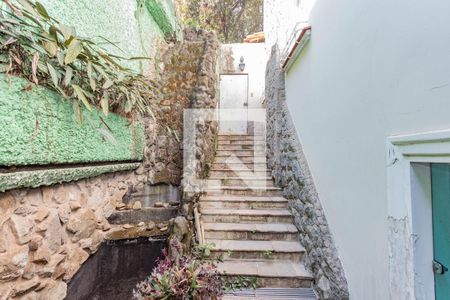 Casa à venda com 473m², 3 quartos e 4 vagas Casa à venda com 473m², 3 quartos e 4 vagasQuintal