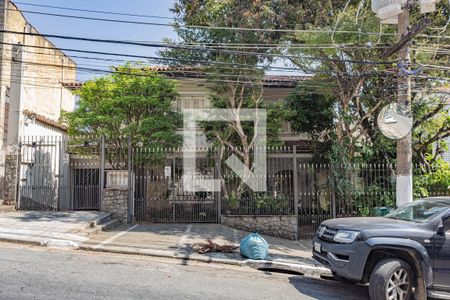 Casa à venda com 473m², 3 quartos e 4 vagas Casa à venda com 473m², 3 quartos e 4 vagasFachada