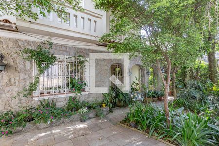 Casa à venda com 473m², 3 quartos e 4 vagas Casa à venda com 473m², 3 quartos e 4 vagasJardim