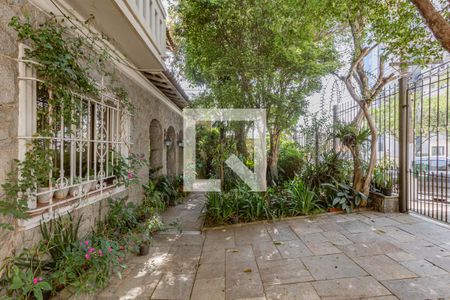 Casa à venda com 473m², 3 quartos e 4 vagas Casa à venda com 473m², 3 quartos e 4 vagasJardim