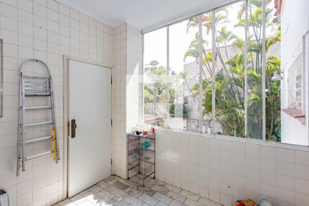 Casa à venda com 473m², 3 quartos e 4 vagas Casa à venda com 473m², 3 quartos e 4 vagasÁrea de Serviço