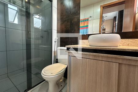 Apartamento à venda com 70m², 3 quartos e 2 vagas Apartamento à venda com 70m², 3 quartos e 2 vagasBanheiro