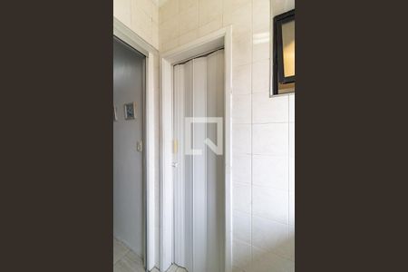 Apartamento à venda com 82m², 3 quartos e 2 vagas Apartamento à venda com 82m², 3 quartos e 2 vagasQuarto de Serviço