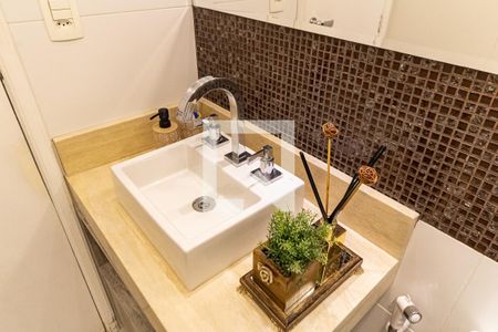 Apartamento à venda com 82m², 3 quartos e 2 vagas Apartamento à venda com 82m², 3 quartos e 2 vagasBanheiro Social