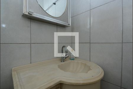 Casa à venda com 440m², 2 quartos e 8 vagasBanheiro de serviço