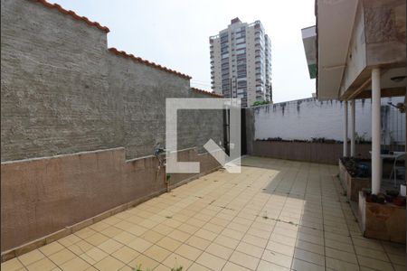 Casa à venda com 440m², 2 quartos e 8 vagasQuintal