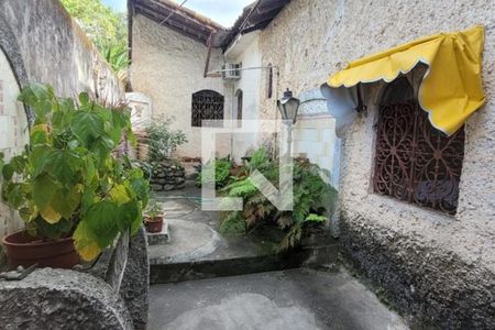 Casa à venda com 223m², 6 quartos e 3 vagas