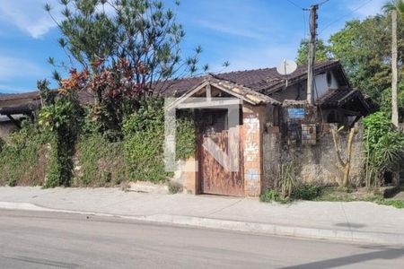 Casa à venda com 223m², 6 quartos e 3 vagas