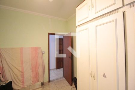 Casa à venda com 200m², 6 quartos e 2 vagasQuarto 2