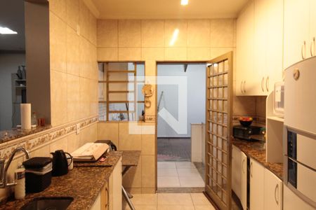 Casa à venda com 200m², 6 quartos e 2 vagasCozinha