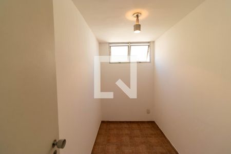 Apartamento à venda com 185m², 3 quartos e 3 vagas Apartamento à venda com 185m², 3 quartos e 3 vagasQuarto de Serviço
