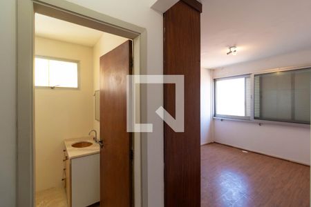 Apartamento à venda com 185m², 3 quartos e 3 vagas Apartamento à venda com 185m², 3 quartos e 3 vagasSuíte