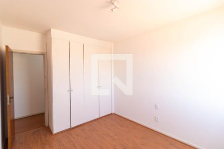 Apartamento à venda com 185m², 3 quartos e 3 vagas Apartamento à venda com 185m², 3 quartos e 3 vagasQuarto 02