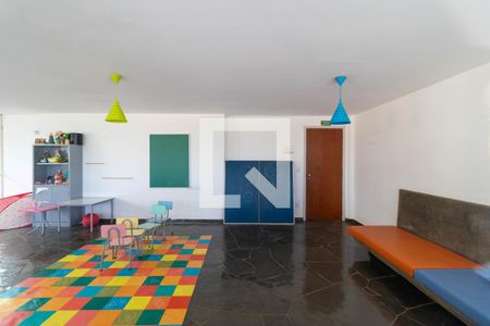 Apartamento à venda com 185m², 3 quartos e 3 vagas Apartamento à venda com 185m², 3 quartos e 3 vagasÁrea comum - Brinquedoteca