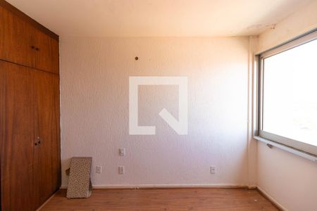 Apartamento à venda com 185m², 3 quartos e 3 vagas Apartamento à venda com 185m², 3 quartos e 3 vagasSuíte