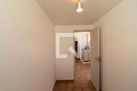 Apartamento à venda com 185m², 3 quartos e 3 vagas Apartamento à venda com 185m², 3 quartos e 3 vagasQuarto de Serviço