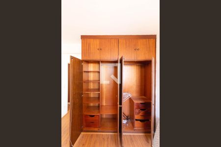 Apartamento à venda com 185m², 3 quartos e 3 vagas Apartamento à venda com 185m², 3 quartos e 3 vagasSuíte - Armário