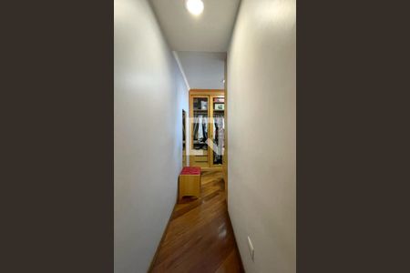 Casa à venda com 312m², 3 quartos e 2 vagas Casa à venda com 312m², 3 quartos e 2 vagasCloset - Suíte 2