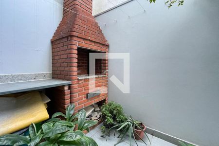 Casa à venda com 312m², 3 quartos e 2 vagas Casa à venda com 312m², 3 quartos e 2 vagasÁrea - Churrasqueira