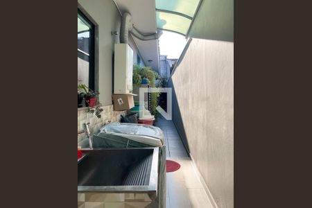 Casa à venda com 312m², 3 quartos e 2 vagas Casa à venda com 312m², 3 quartos e 2 vagasÁrea de Serviço