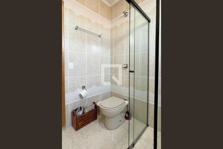 Casa à venda com 312m², 3 quartos e 2 vagas Casa à venda com 312m², 3 quartos e 2 vagasBanheiro Social