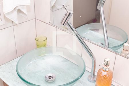 Casa à venda com 135m², 2 quartos e 2 vagas Casa à venda com 135m², 2 quartos e 2 vagasBanheiro Social