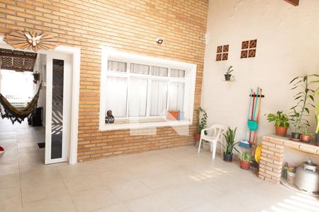 Casa à venda com 135m², 2 quartos e 2 vagas Casa à venda com 135m², 2 quartos e 2 vagasGaragem