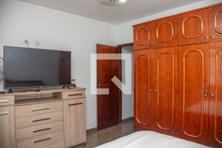 Casa à venda com 213m², 2 quartos e 2 vagas Casa à venda com 213m², 2 quartos e 2 vagasQuarto 2