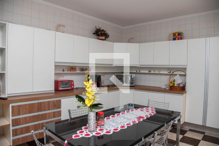 Casa à venda com 213m², 2 quartos e 2 vagas Casa à venda com 213m², 2 quartos e 2 vagasCozinha