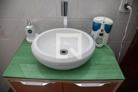 Casa à venda com 213m², 2 quartos e 2 vagas Casa à venda com 213m², 2 quartos e 2 vagasBanheiro social